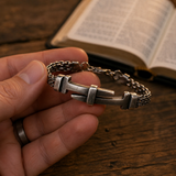 Nails‑Shaped Cross Mesh Chain Stainless Steel Bracelet - gift presentation