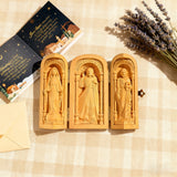 Handgeschnitzte tragbare Kirche - christlicher Mini-Altar