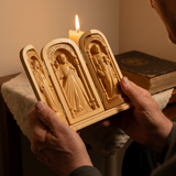 Handgeschnitzte tragbare Kirche - christlicher Mini-Altar