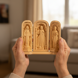 Handgeschnitzte tragbare Kirche - christlicher Mini-Altar