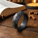 Geometric Faceted Ring
