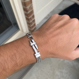 Nails‑Shaped Cross Mesh Chain Stainless Steel Bracelet - size and finish detail
