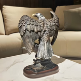 Majestic Bald Eagle Sculpture – A Symbol of Strength & Freedom