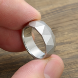 Geometric Faceted Ring