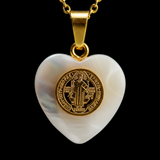 Macro - pearl iridescence gold coin detail