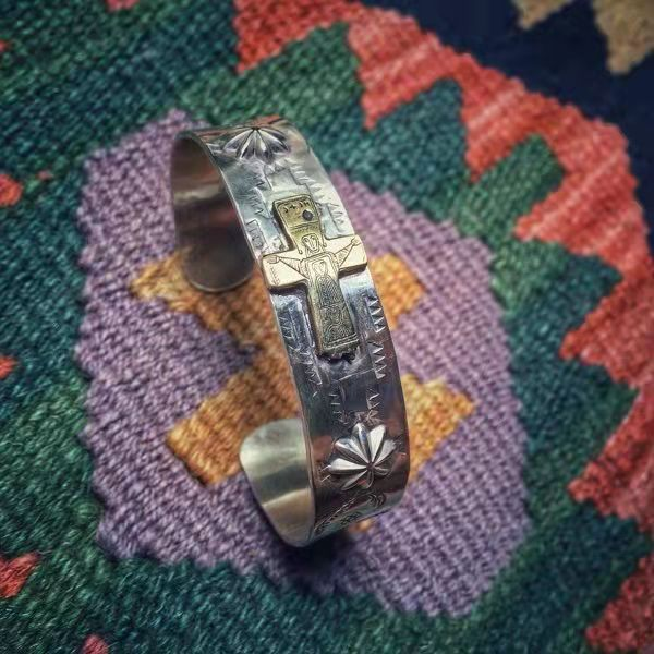 Mayan wisdom double pupil point tribal totem bracelet non alpine rung high bridge cross bracelet