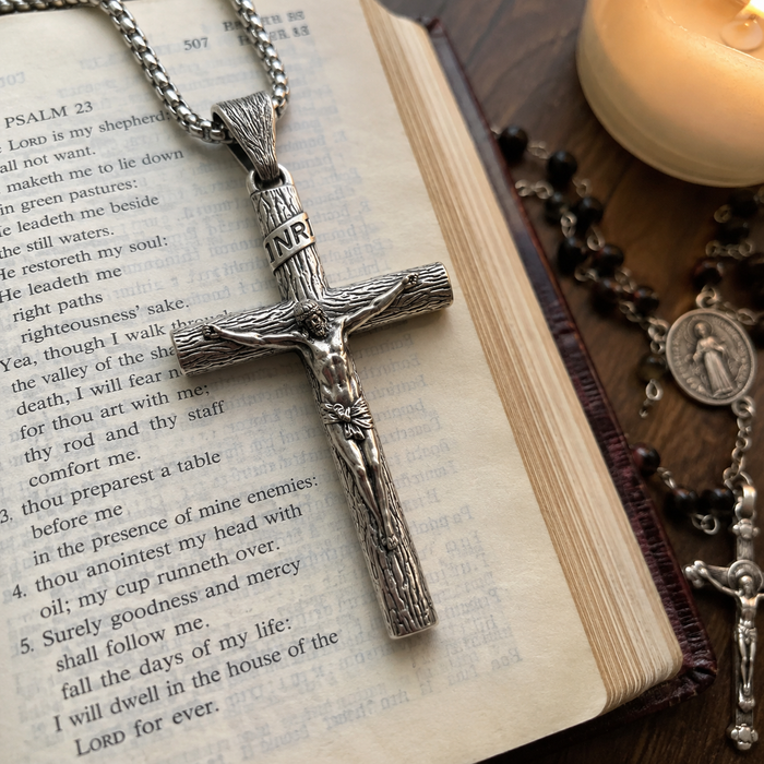 S925K silver crucifix necklace with sculpted Christ and carved wood grain texture