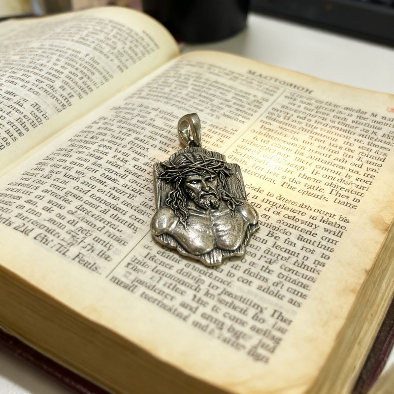The Crown of Thorns Covenant - S925 Sterling Silver Christian Pendant, A Sacred Reminder of Sacrifice and Redemption