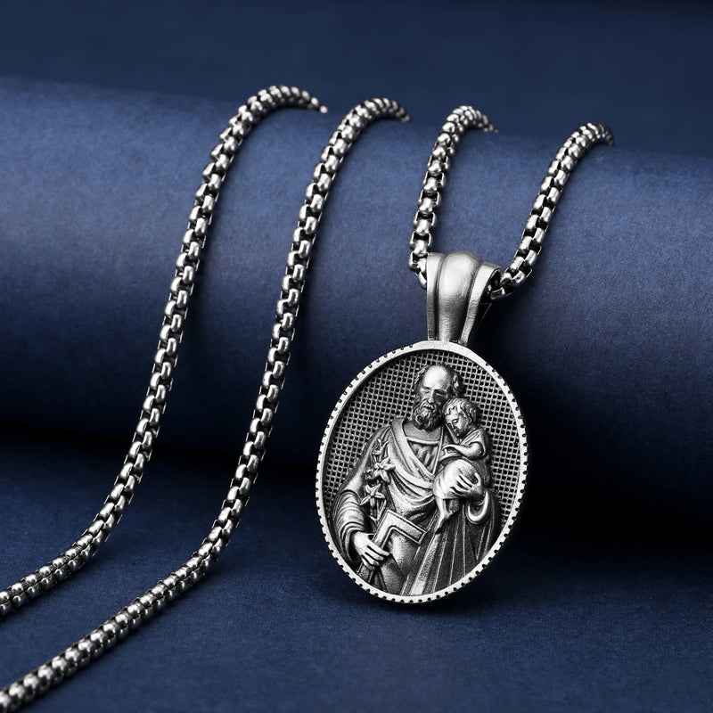 Christian Saint Joseph Medallion/The patron saint of fathers, pregnant women, immigrants, craftsmen, and engineers