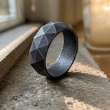 Geometric Faceted Ring