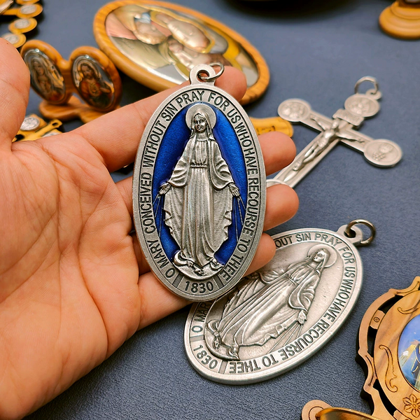 Catholic Miraculous Medal Necklace: Sacred Symbol and Exemplary Craftsmanship