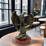 Majestic Bald Eagle Sculpture – A Symbol of Strength & Freedom
