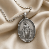 S925 Silver/Titanium Steel ‘Miracle’ Medallion Necklace - size and finish detail