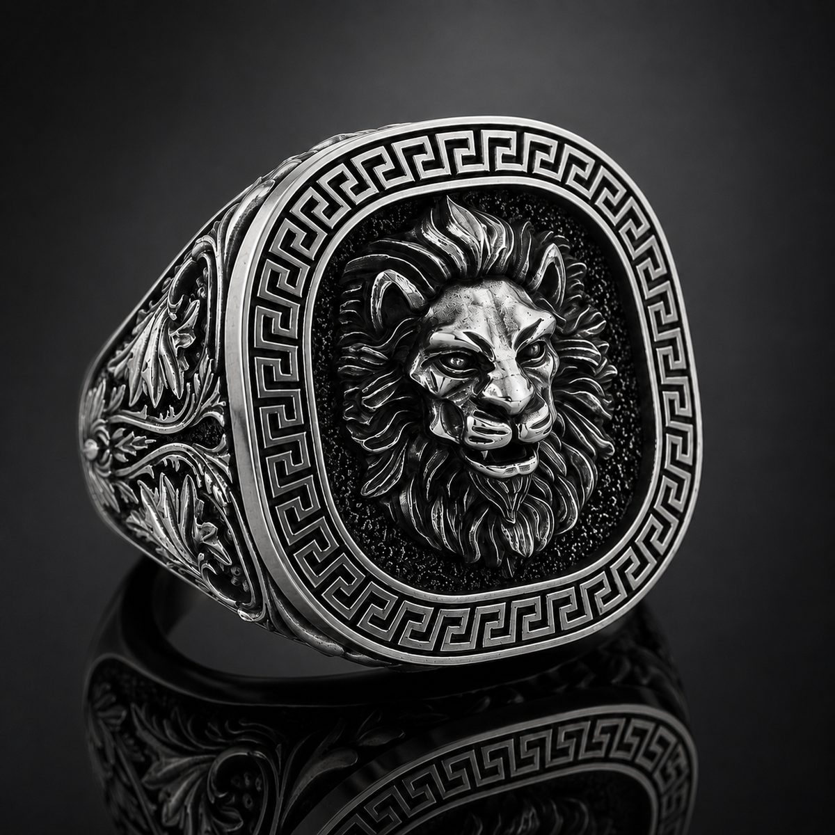 Men's Lion Signet Ring – S925 Sterling Silver or Titanium Steel