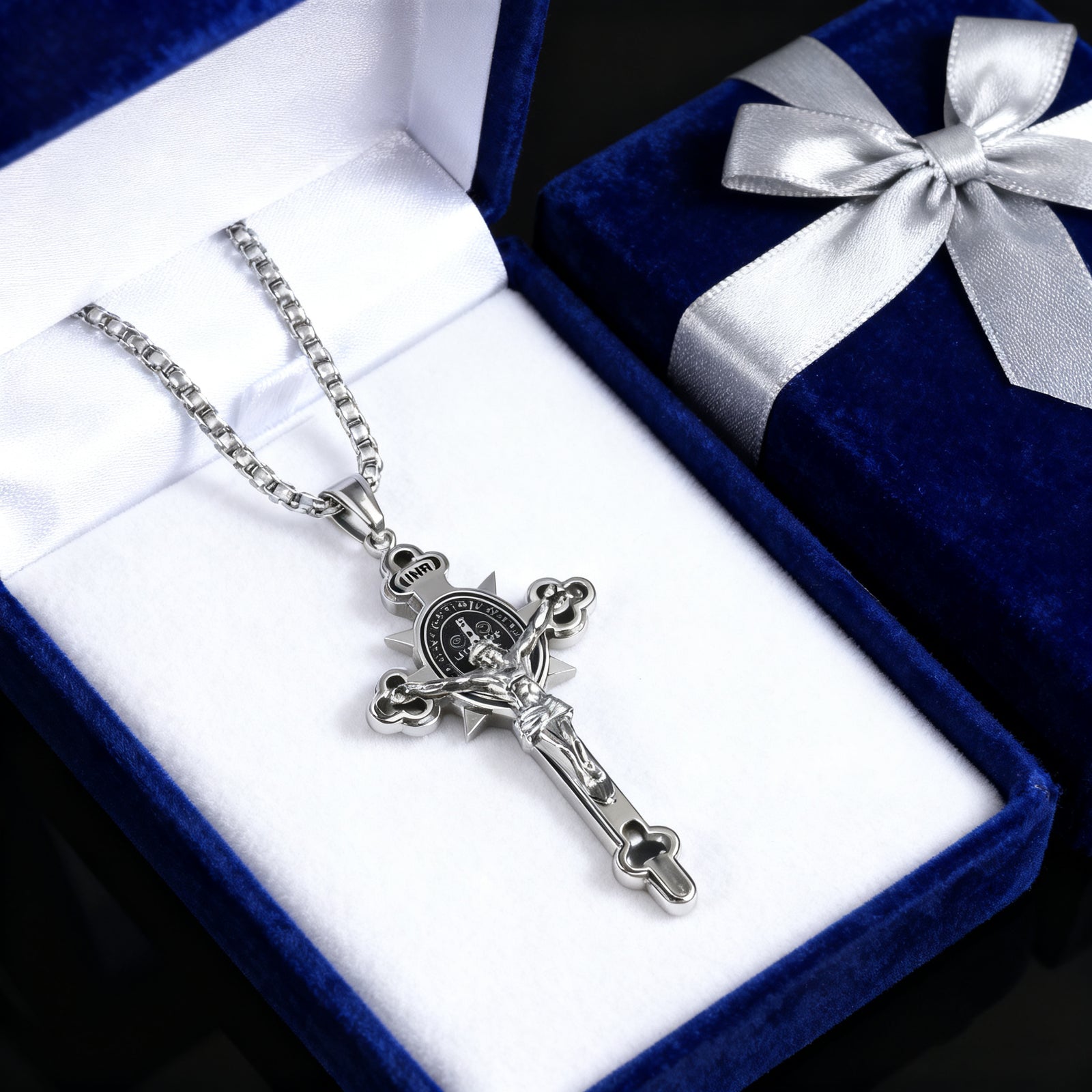 【希少！】Holy Chain～聖なる鎖～ Carmela Crucifix Necklace – Child of Wild