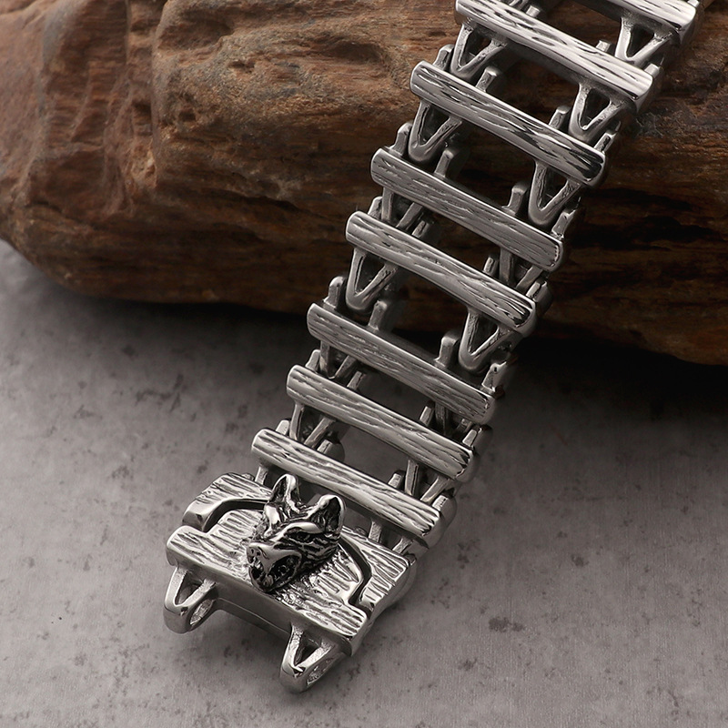 Dragon bone titanium steel creative skeleton dragon head wolf head stainless steel bracelet bracelet