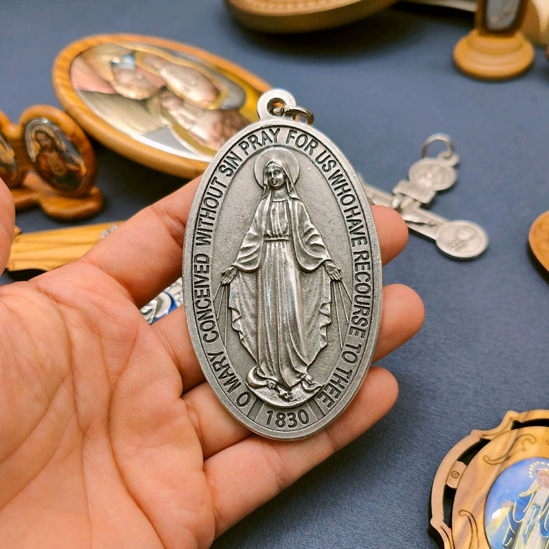 Catholic Miraculous Medal Necklace: Sacred Symbol and Exemplary Craftsmanship