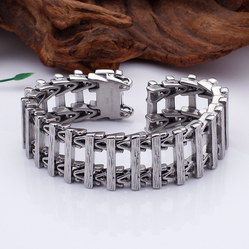 Dragon bone titanium steel creative skeleton dragon head wolf head stainless steel bracelet bracelet