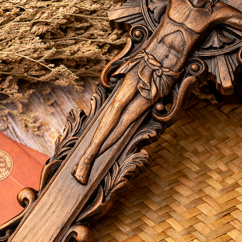Kruzifix aus Eschenholz, Jesus Christus, hölzernes Kreuz Geschenk der Liebe