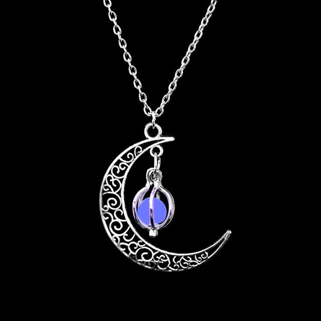 GLOWING MOONSTONE NECKLACE