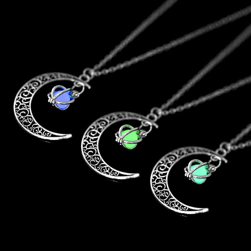 GLOWING MOONSTONE NECKLACE